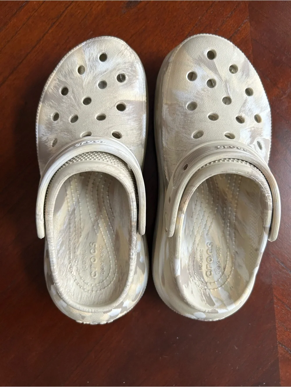 CROCS White & cream Camo Classic Clog Platform size 6